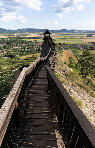 Előtte